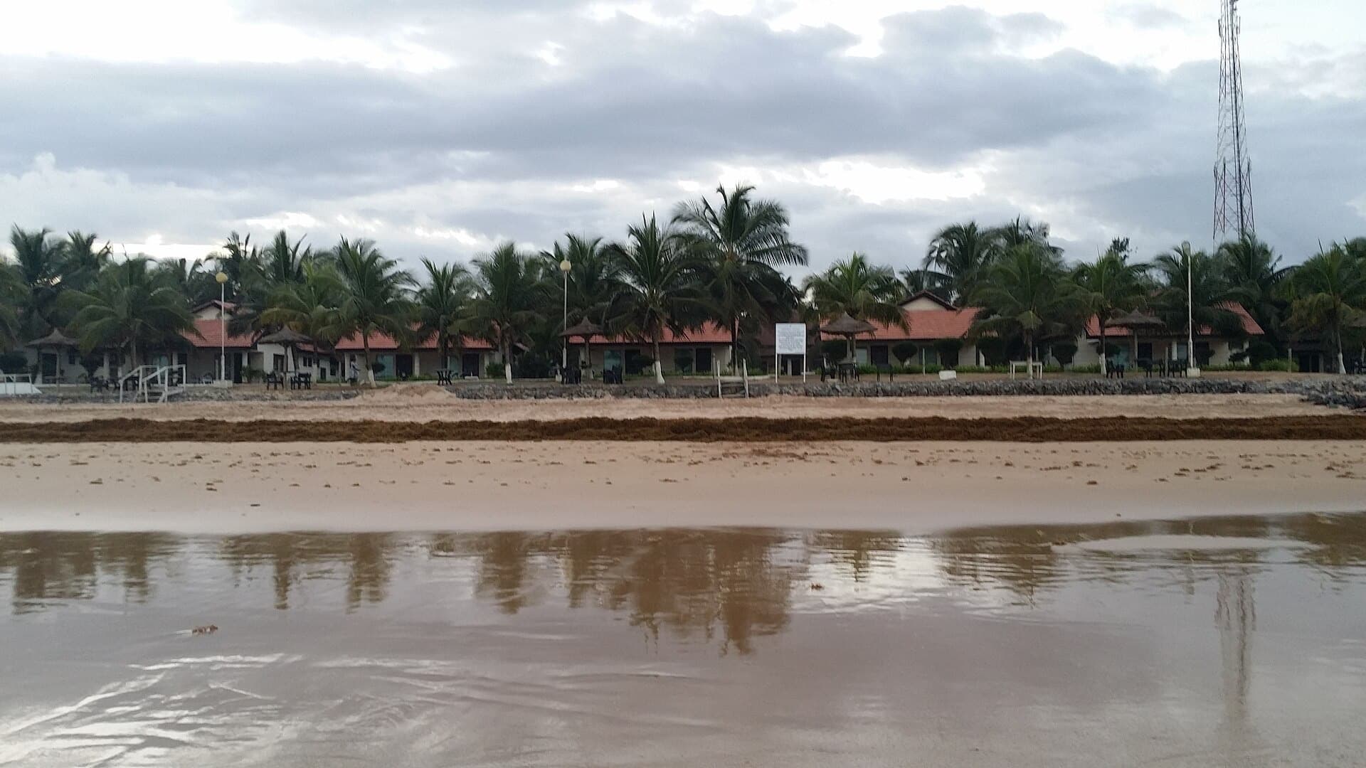 Beaches in Busua — what to do and where to start